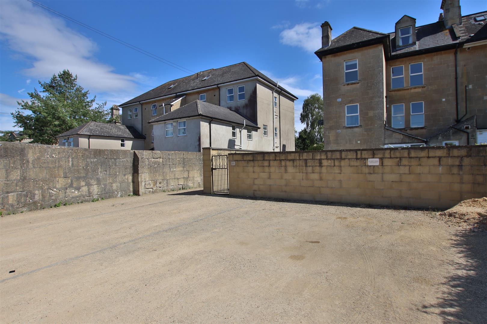 North Road, Combe Down